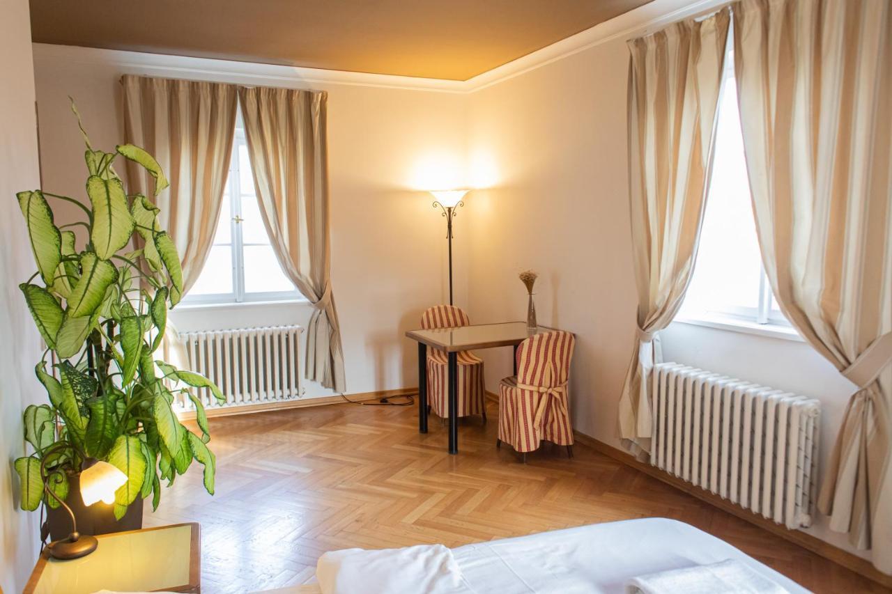 Apartment Residence Thunovska