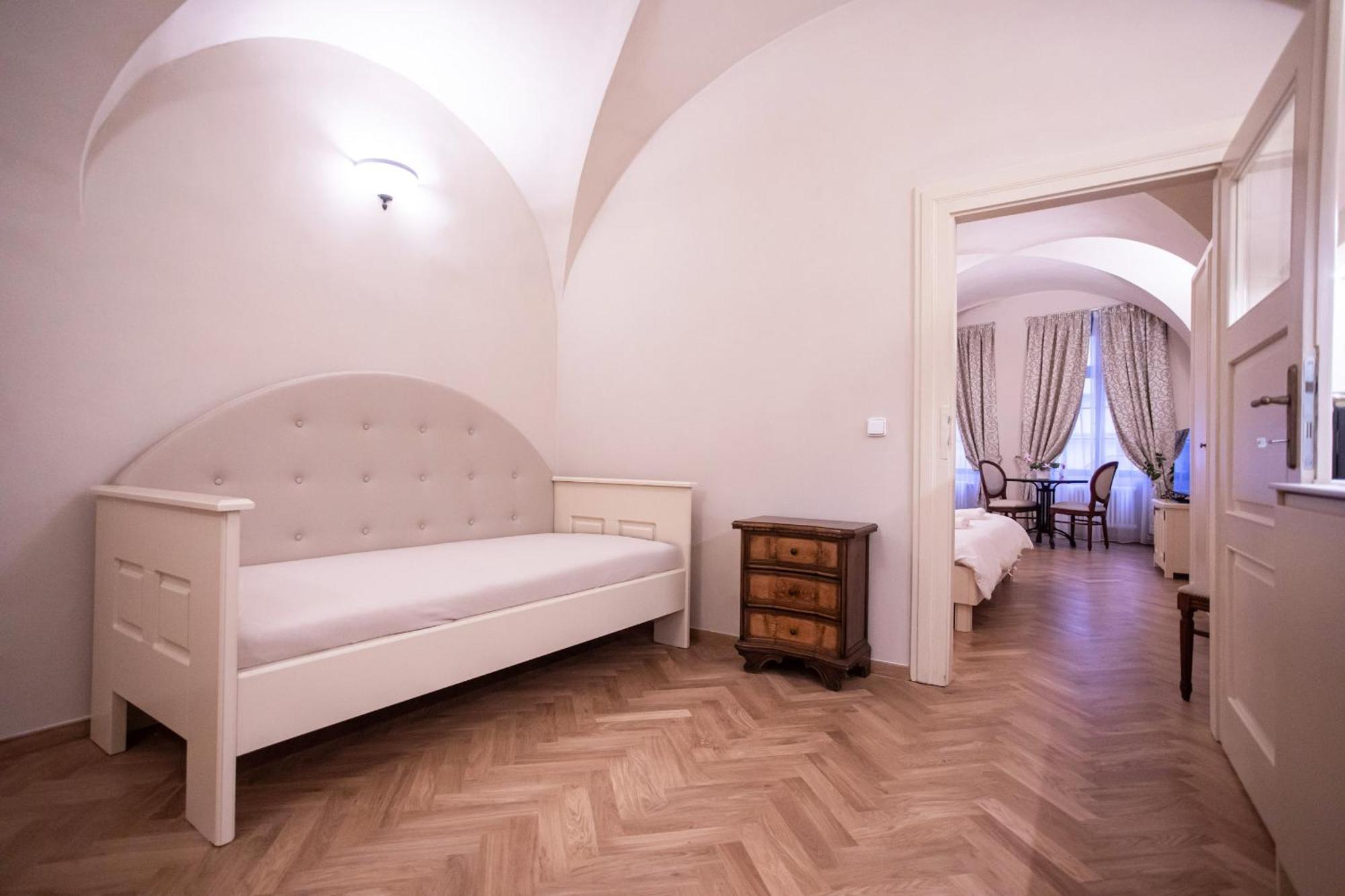Residence Thunovska Apartment