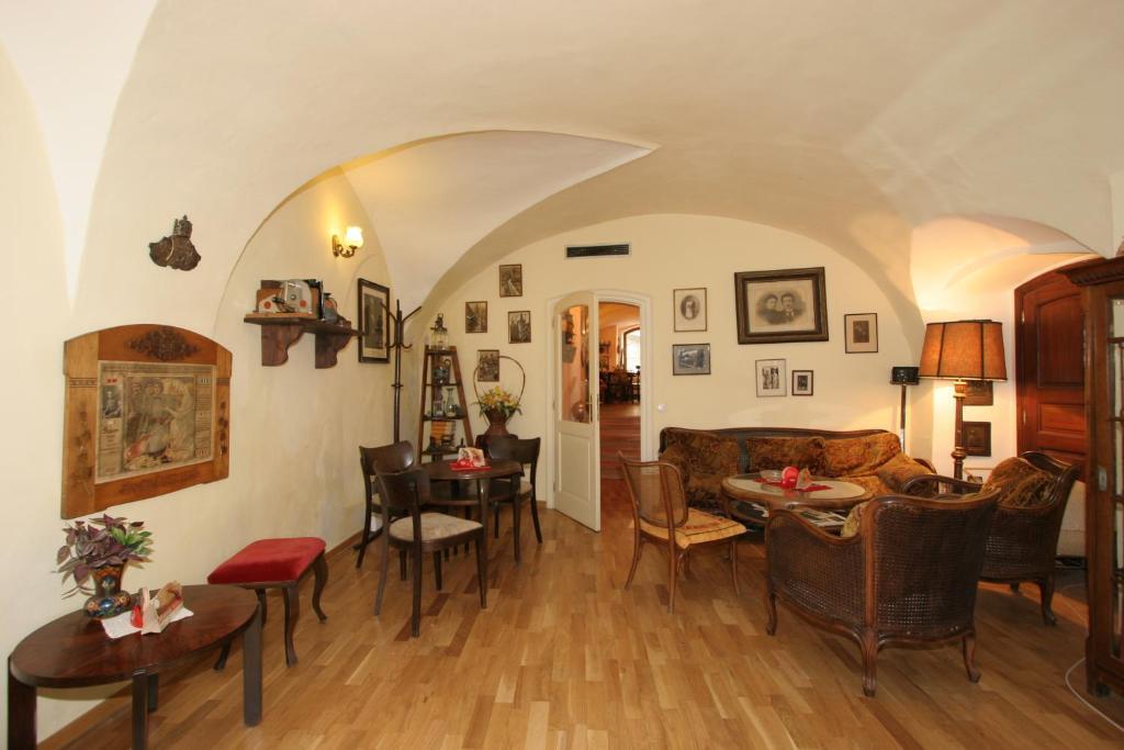 Residence Thunovska Apartment Prague