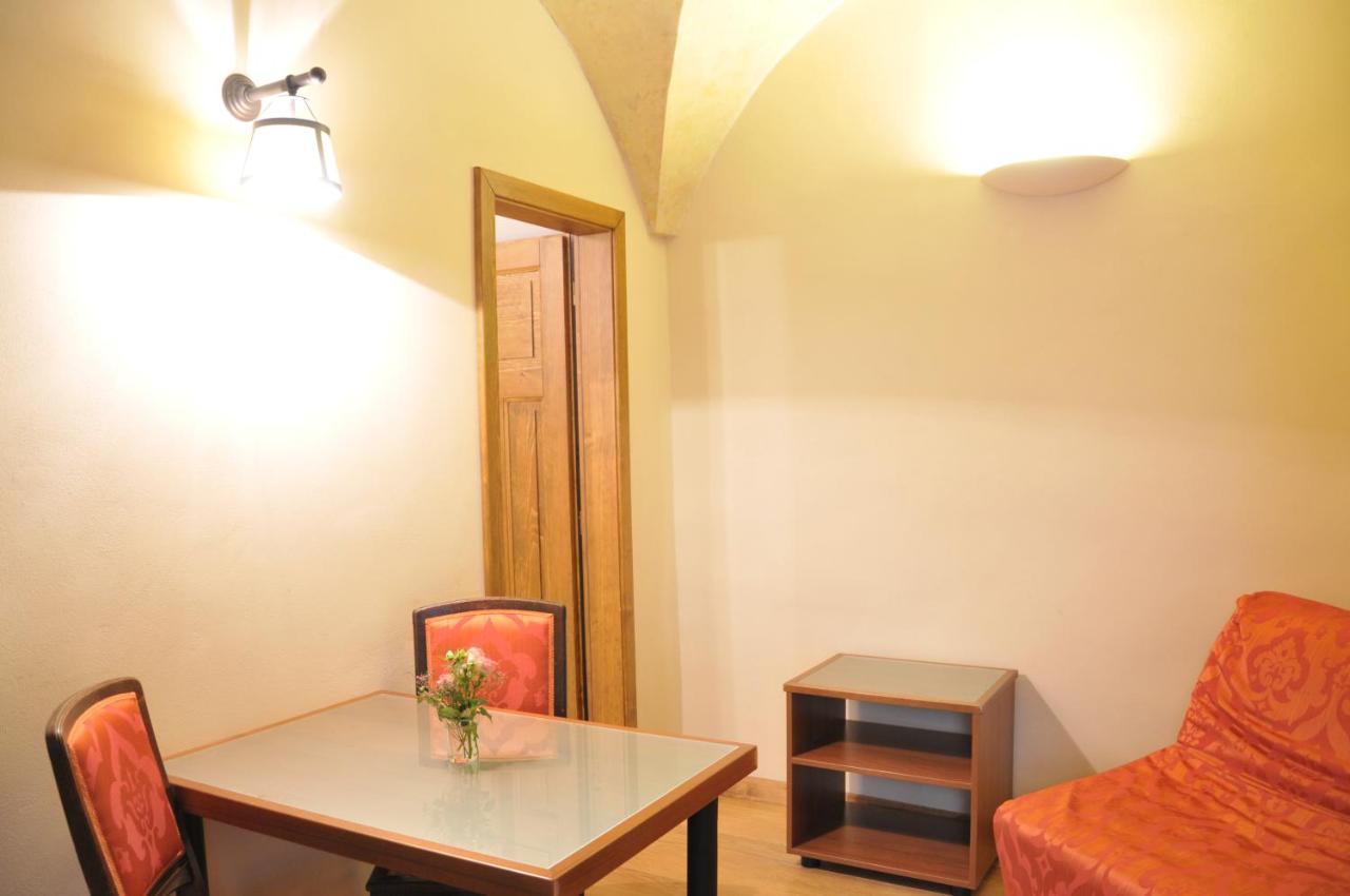 Residence Thunovska Apartment Prague